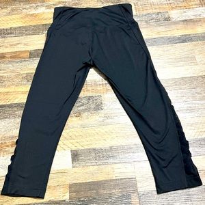 Danskin black capri leggings sided with lace, black, small petite 4-6